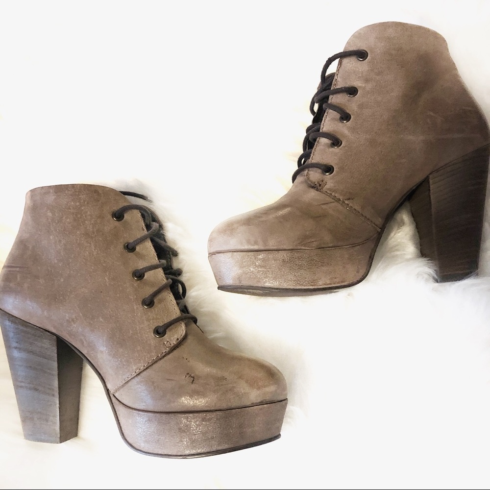Steve Madden 6.5 women’s bootie tan